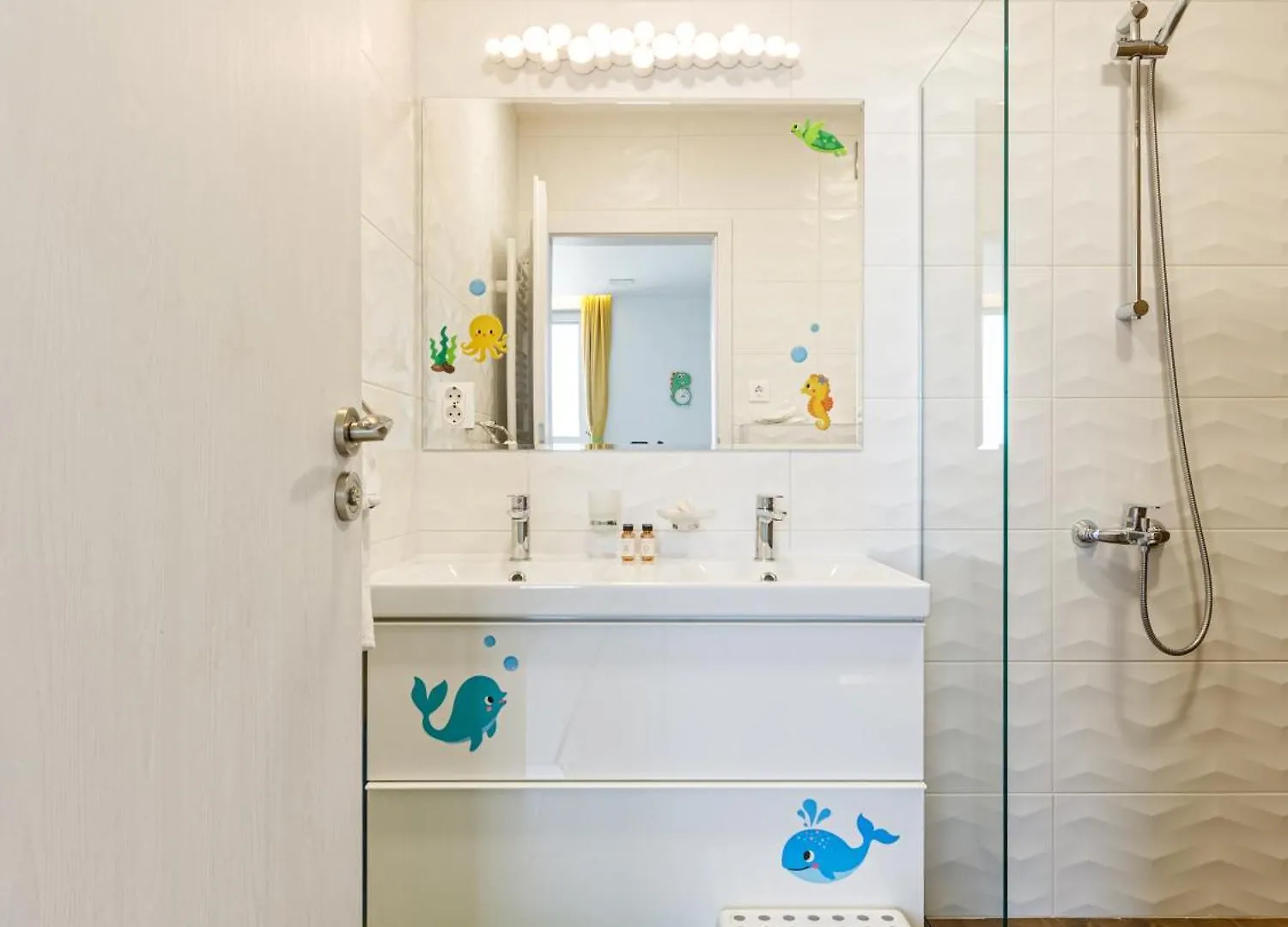 Sofia View - By Metro, Kids Room, Huge Terrace, 2 Garages, Ps5, Playground, Bbq, 24H Security 0*,