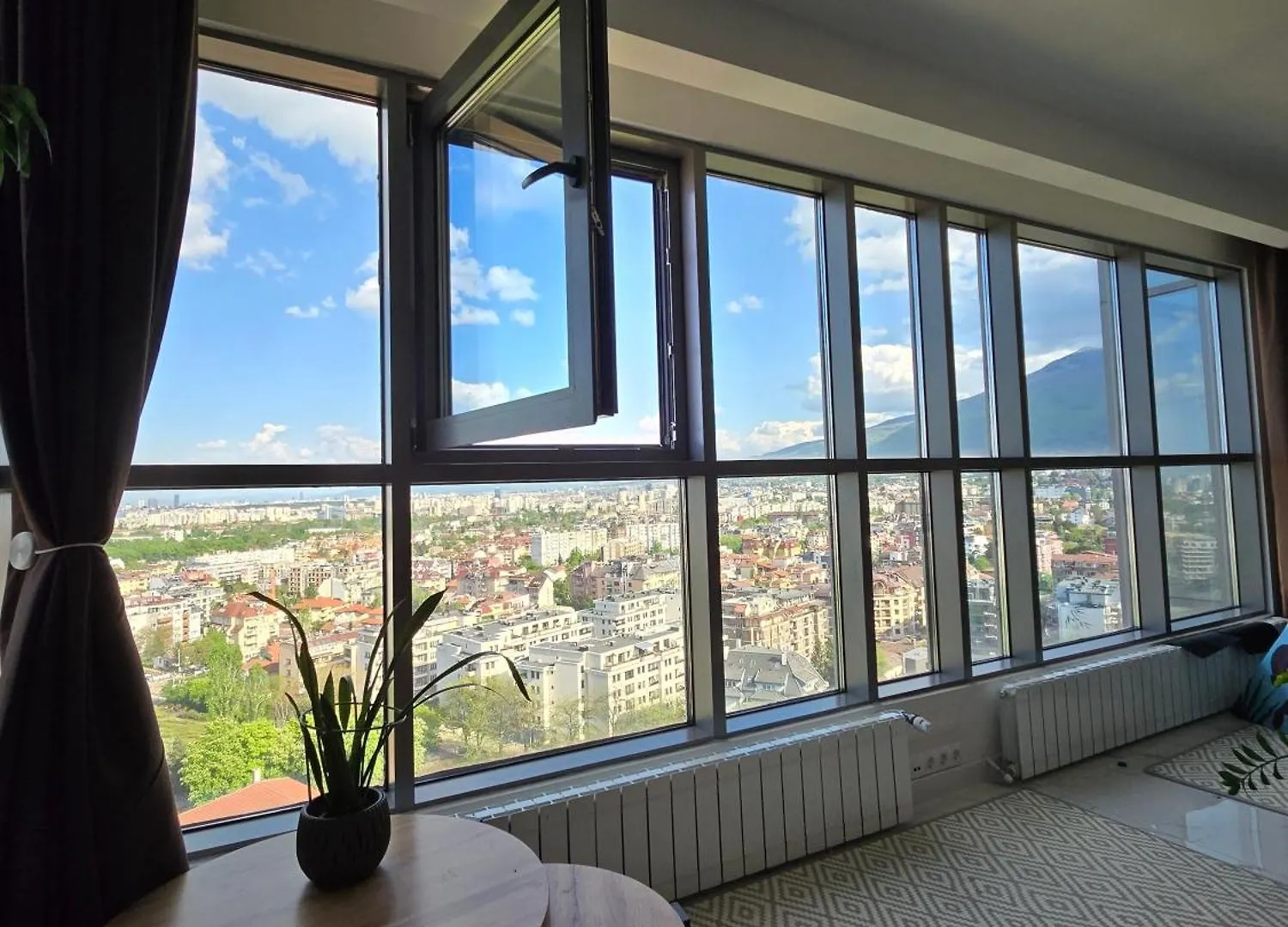 Sofia View - By Metro, Kids Room, Huge Terrace, 2 Garages, Ps5, Playground, Bbq, 24H Security דירה