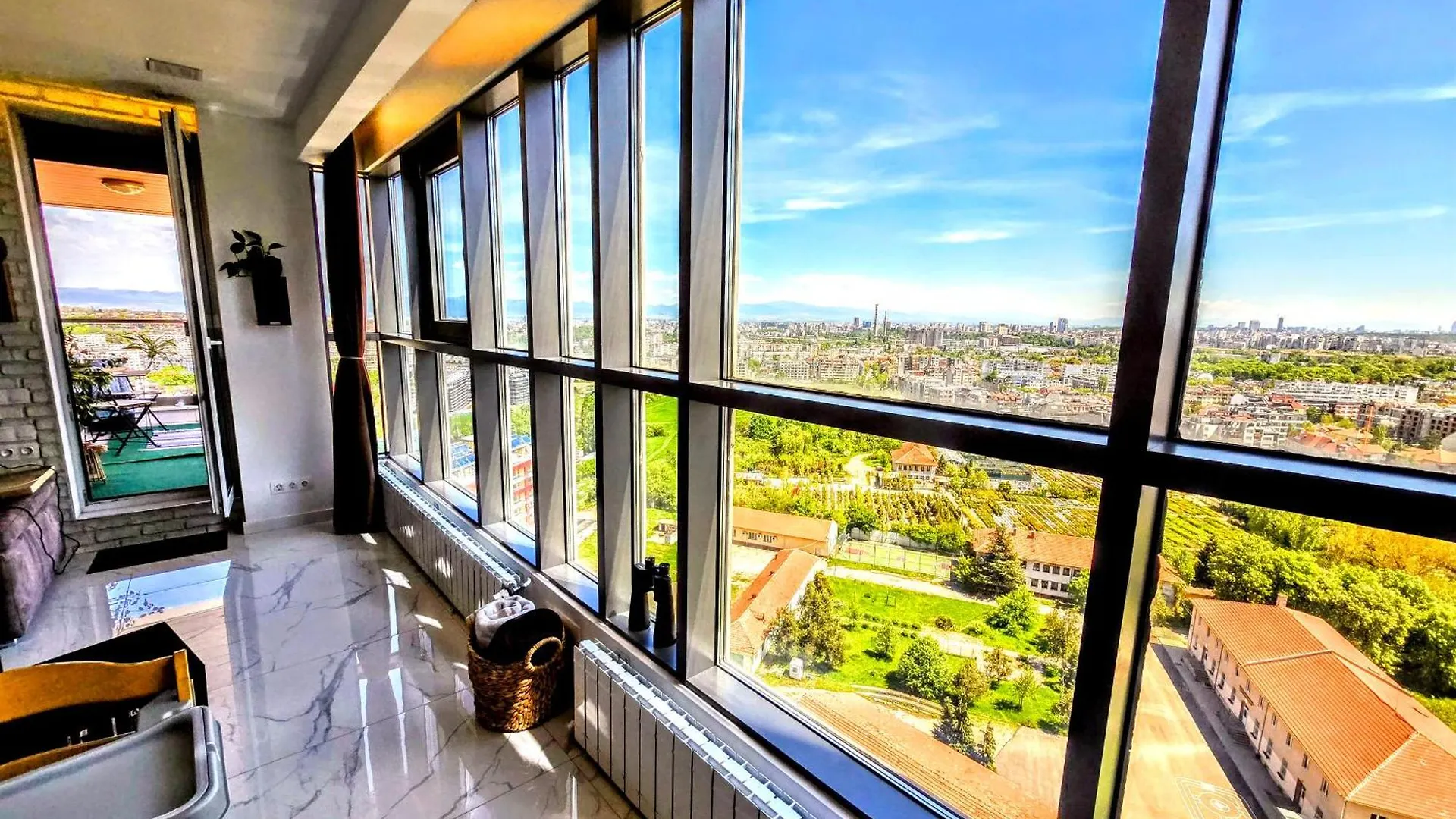 Sofia View - By Metro, Kids Room, Huge Terrace, 2 Garages, Ps5, Playground, Bbq, 24H Security 0*,  בולגריה
