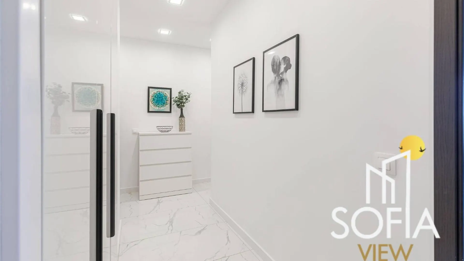 Apartman Sofia View - By Metro, Kids Room, Huge Terrace, 2 Garages, Ps5, Playground, Bbq, 24H Security
