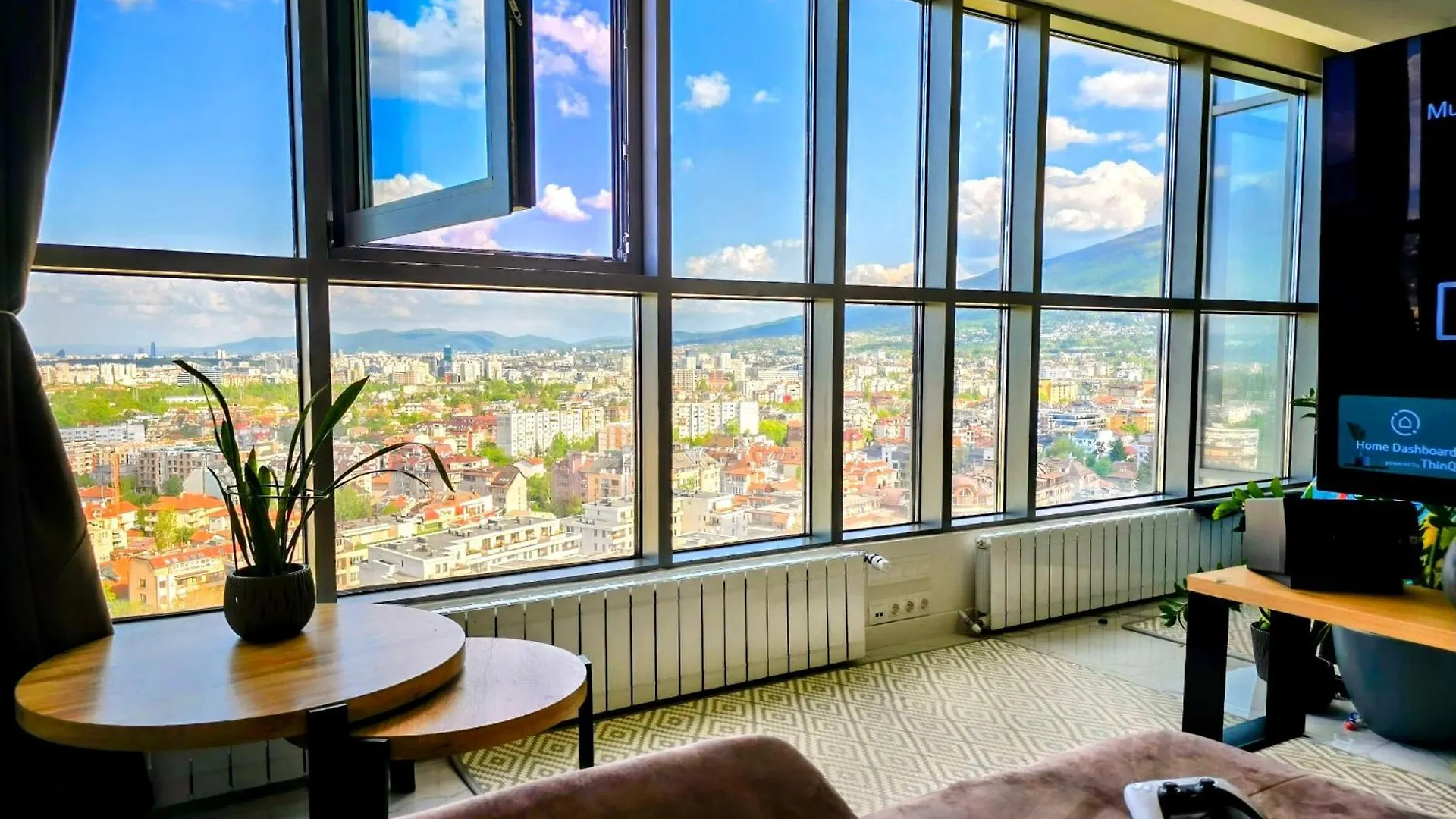 Sofia View - By Metro, Kids Room, Huge Terrace, 2 Garages, Ps5, Playground, Bbq, 24H Security Apartman