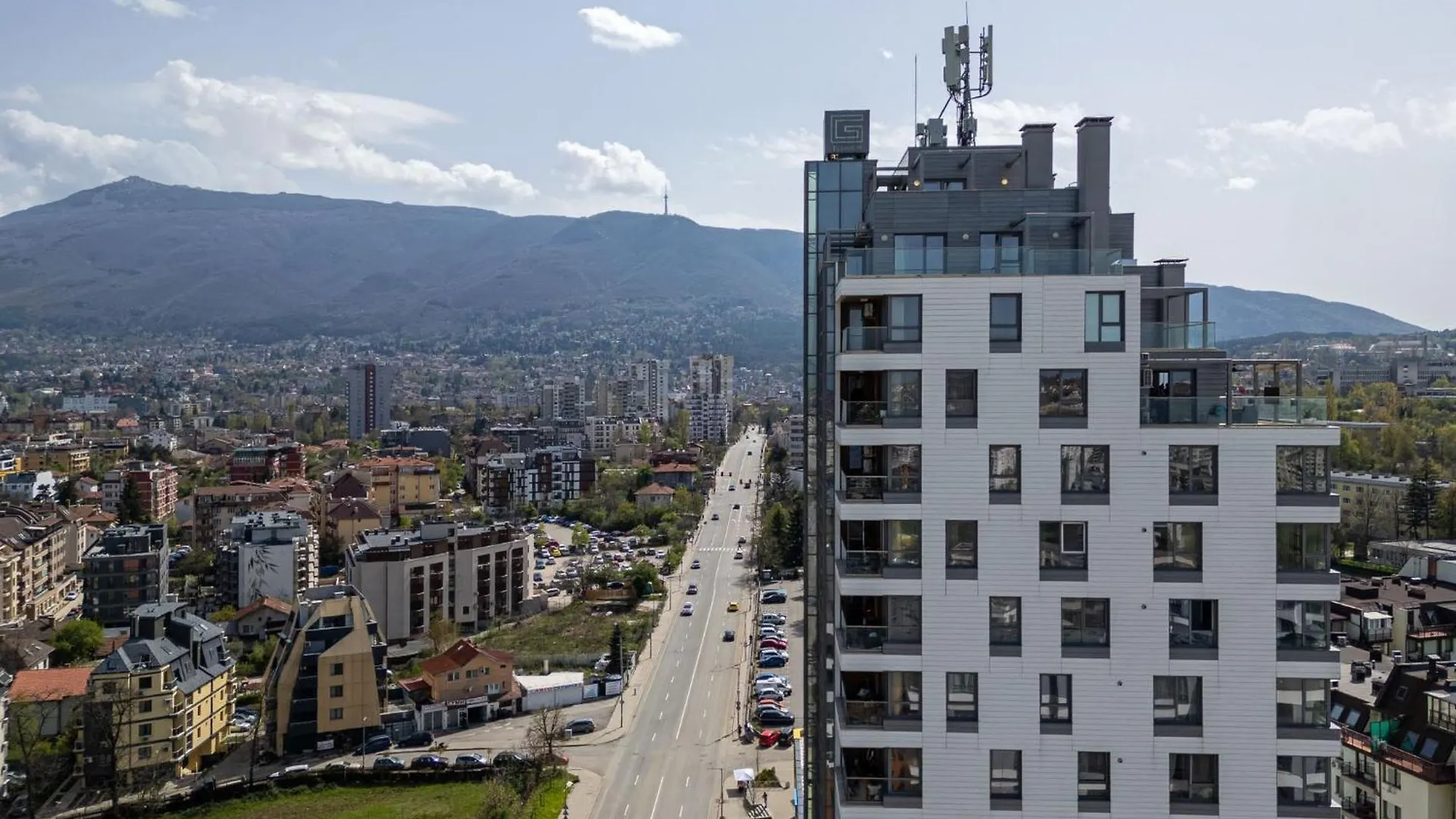 Sofia View - By Metro, Kids Room, Huge Terrace, 2 Garages, Ps5, Playground, Bbq, 24H Security